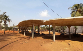 Canopy van Sofitel Hotel in Cotonou in aanbouw